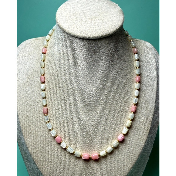 Unbranded Jewelry - Vintage 17" Carved Shell MOP & Pink Angel Skin Coral Tulip Buds Beaded Necklace